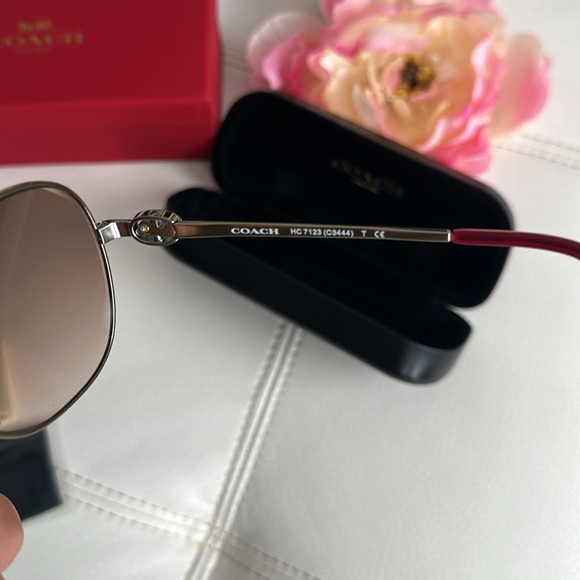 🔥 Gorgeous COACH SUNGLASSES - Picture 3 of 4